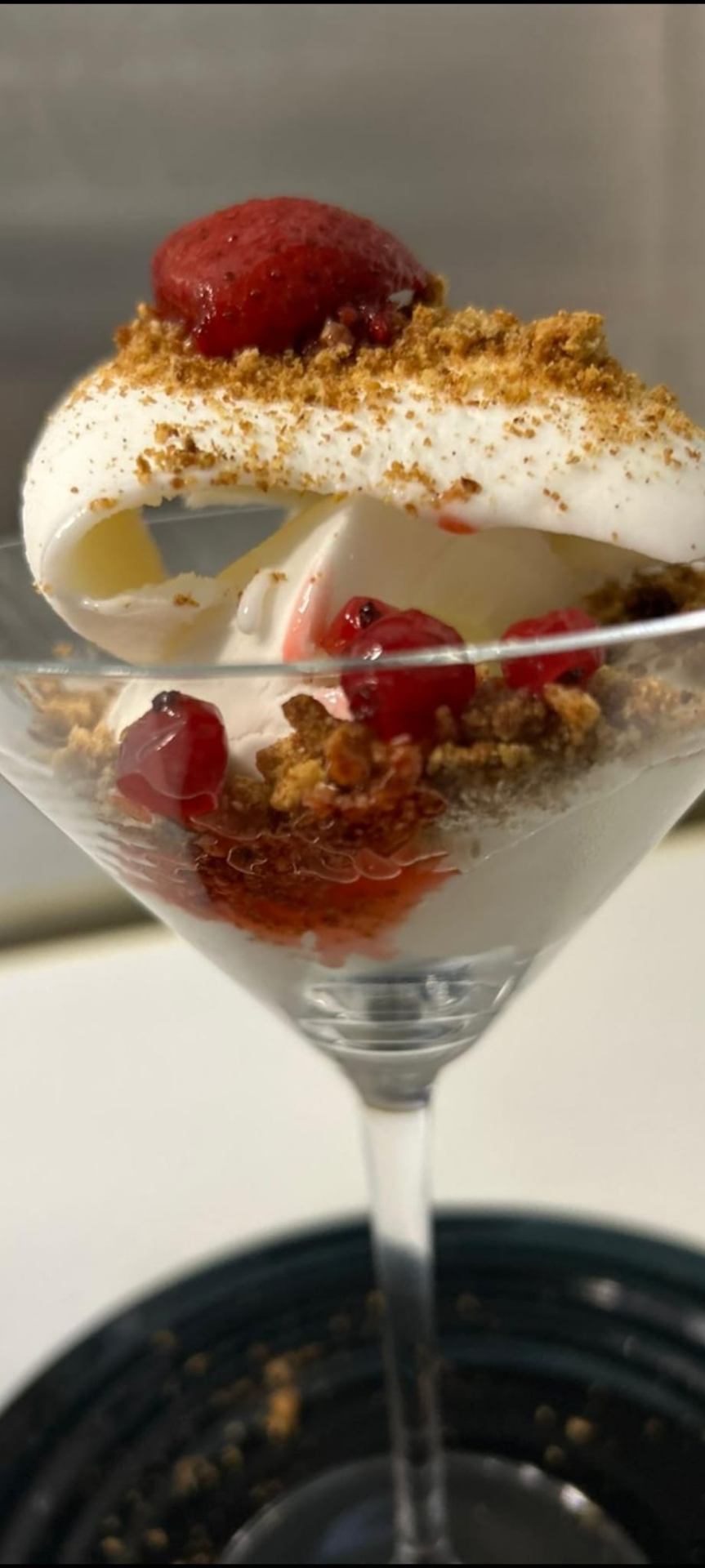 Copa de nata con frutos rojos